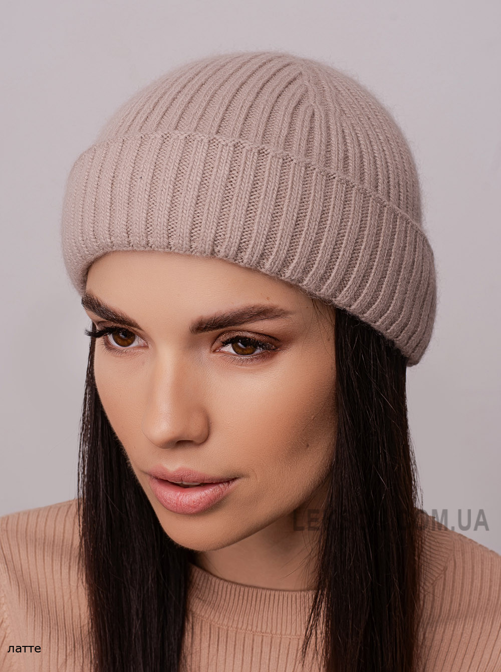 Жіноча шапка з відворотом Аравія