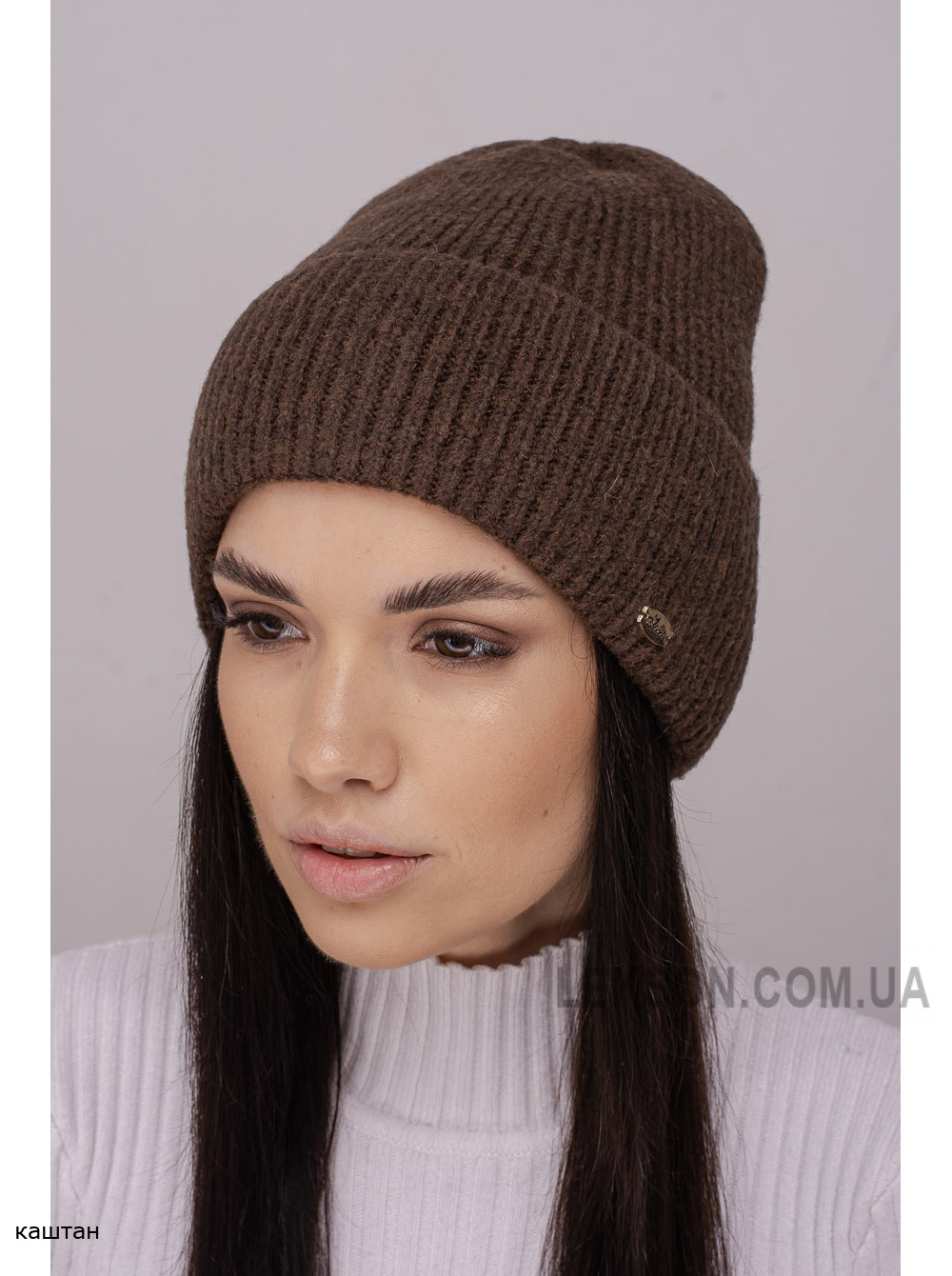 Жіноча шапка з відворотом Бугаттi