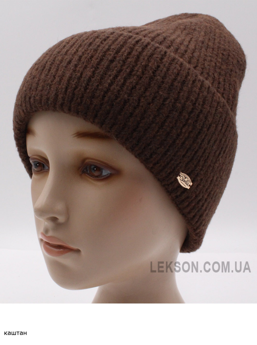 Женская шапка с отворотом Бугатти
