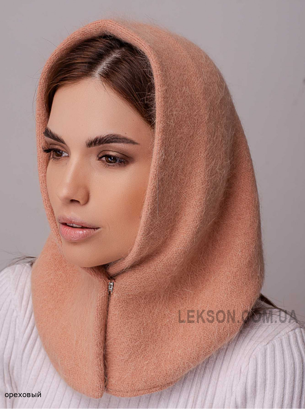 Женский капор Королева